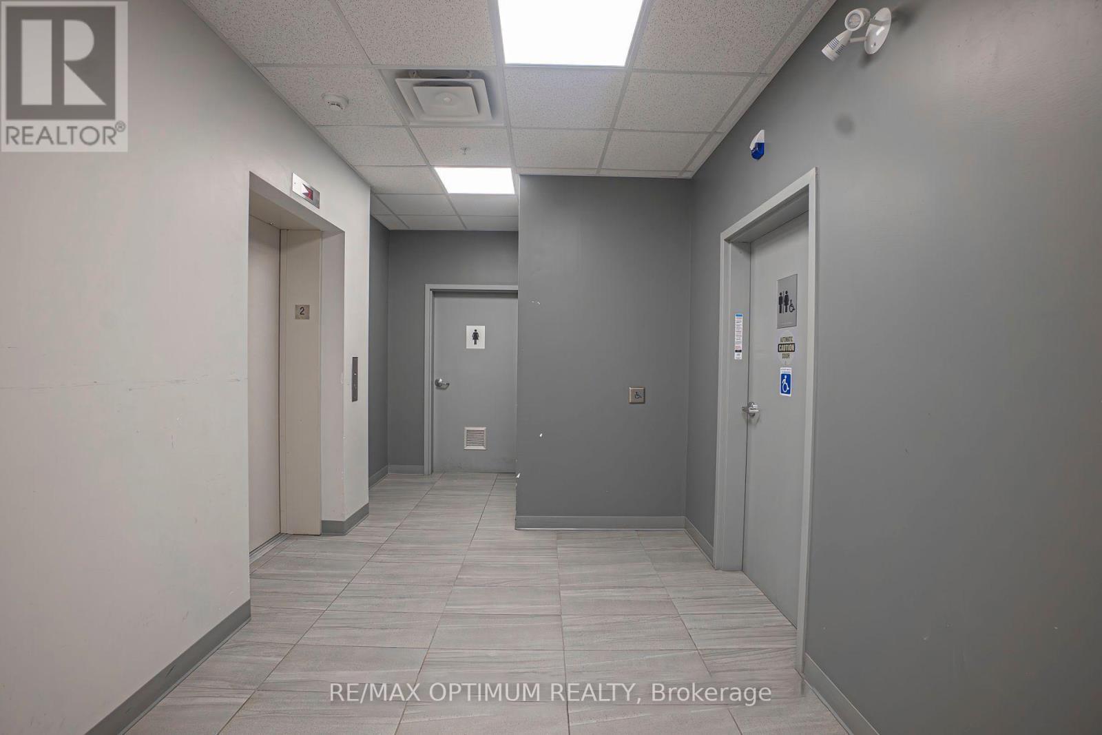 201 - 268 Derry Road W, Mississauga, ON