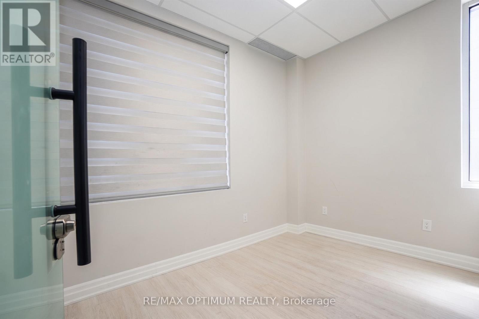 201 - 268 Derry Road W, Mississauga, ON