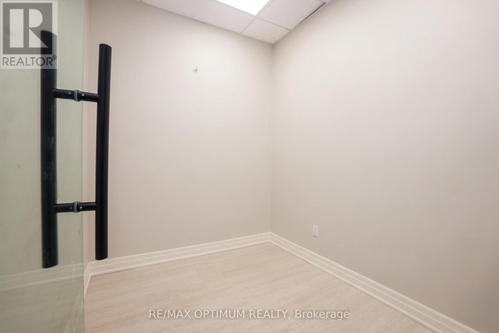 201 - 268 Derry Road W, Mississauga, ON