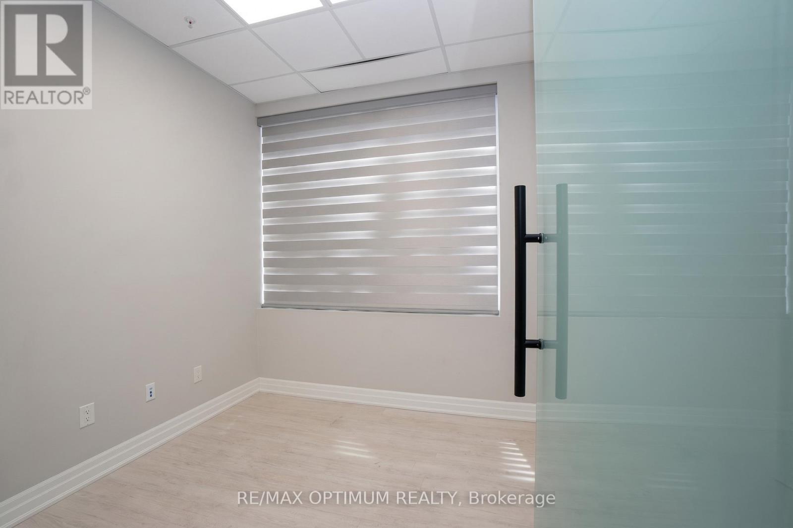 201 - 268 Derry Road W, Mississauga, ON