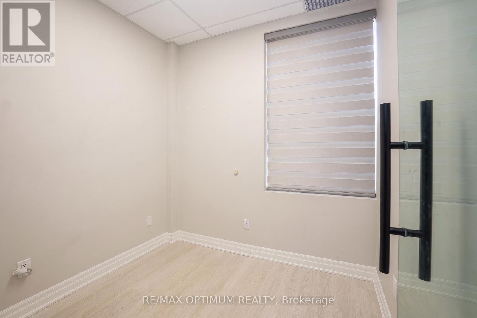 201 - 268 Derry Road W, Mississauga, ON