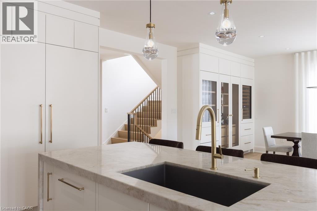 540 Patricia Drive, Oakville, ON