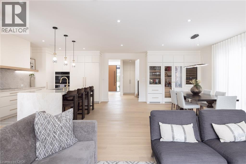 540 Patricia Drive, Oakville, ON