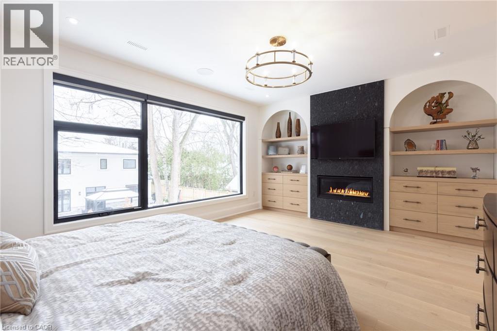 540 Patricia Drive, Oakville, ON