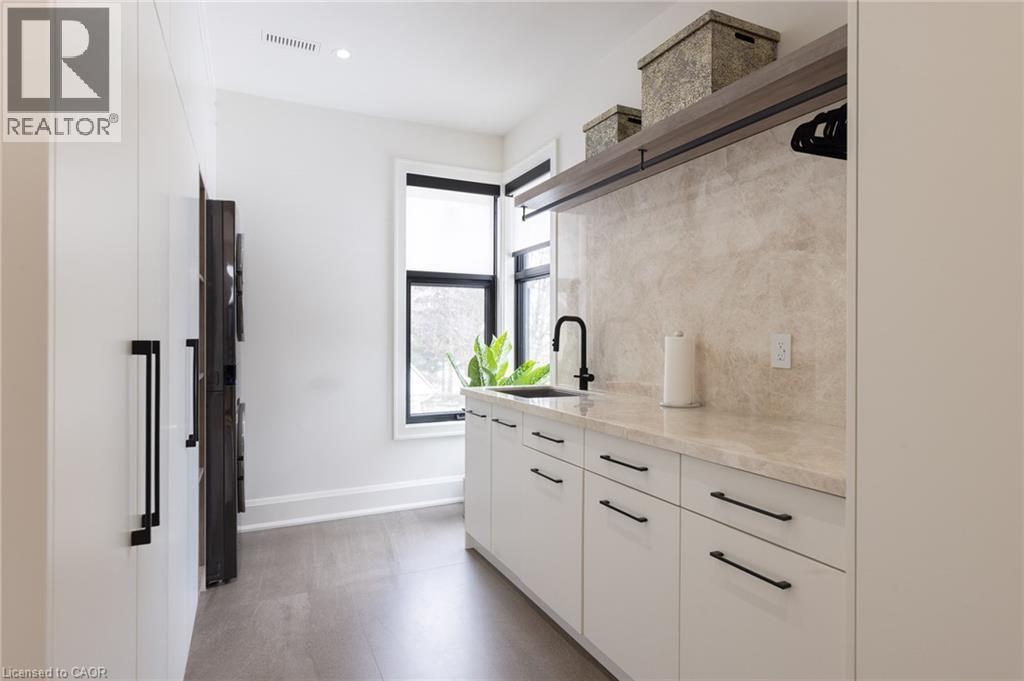540 Patricia Drive, Oakville, ON