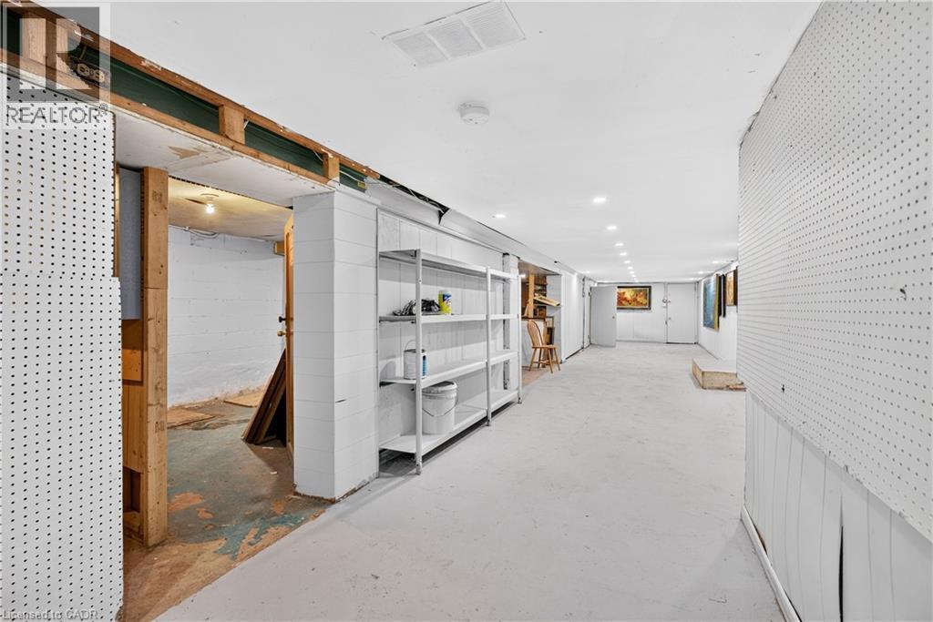Additional content - 689 E Barton Street E, Hamilton, ON