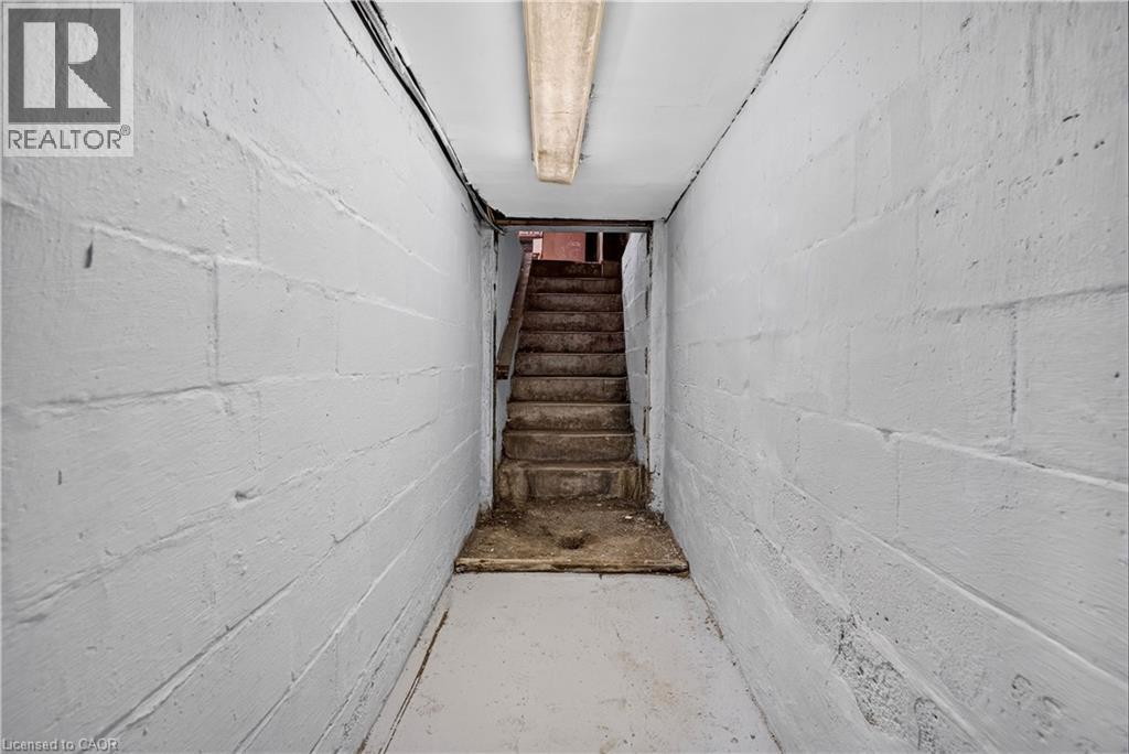 Additional content - 689 E Barton Street E, Hamilton, ON