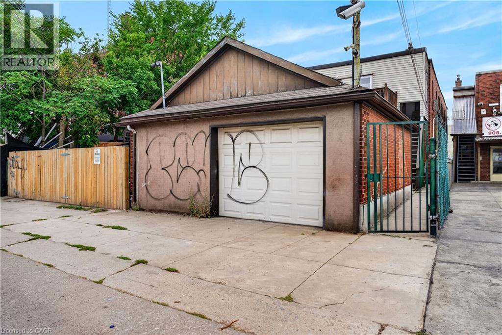 Additional content - 689 Barton Street E, Hamilton, ON