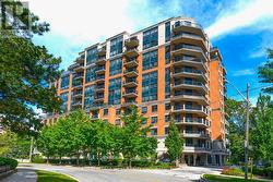 302 - 1 LOMOND DRIVE Toronto, ON M8X 2Z3