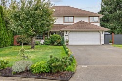 1557 Flicker Pl Courtenay, BC V9N 8M6