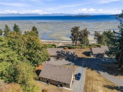 #47-1051 Resort Dr Parksville, BC V9P 2E4