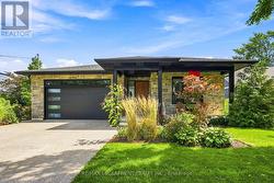 42 CARLTON AVENUE Welland, ON L3C 1P9