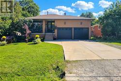 8 HUNTER ROAD Grimsby, ON L3M 4A4