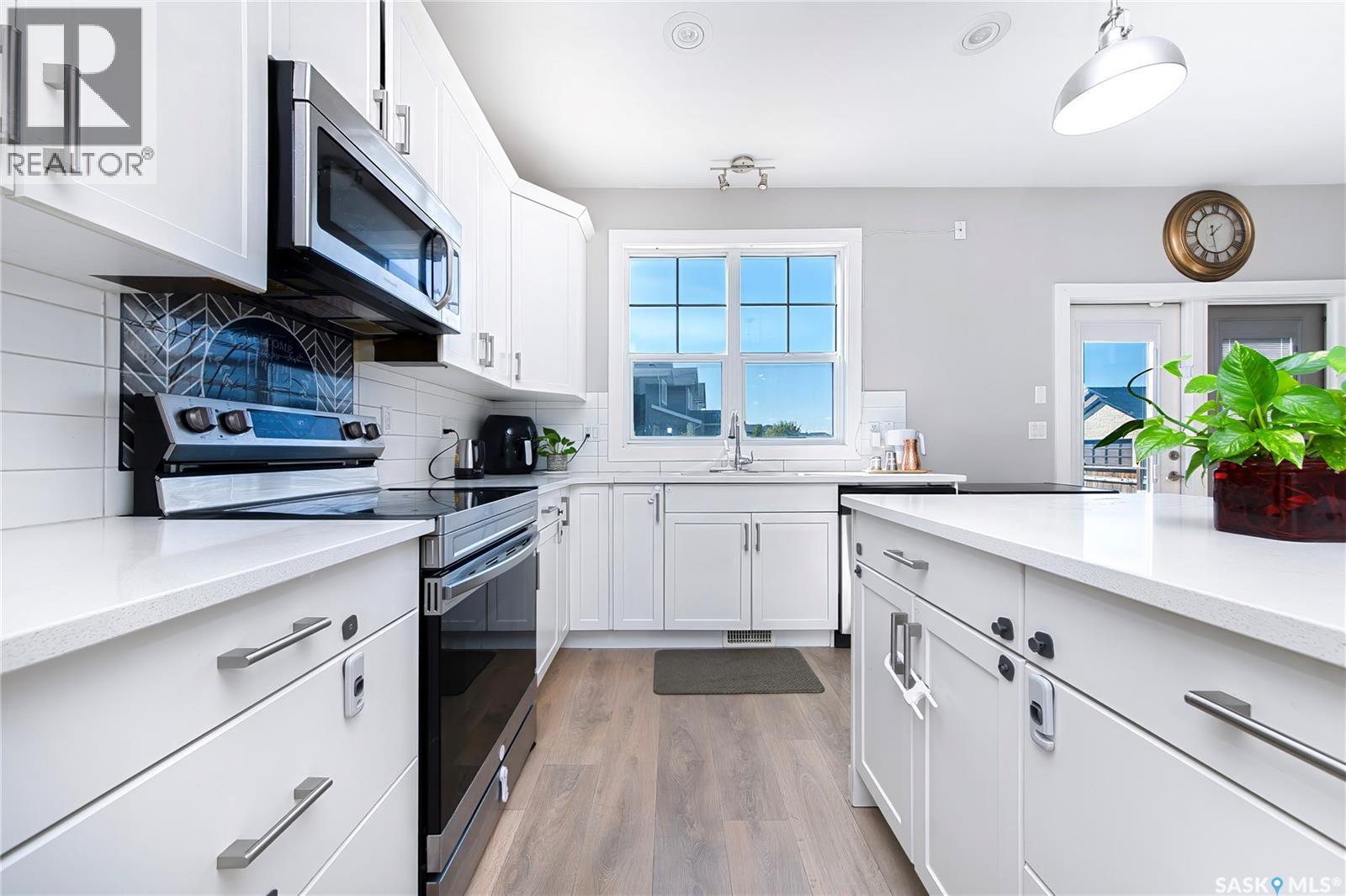 402 Meadows Boulevard, Saskatoon, SK