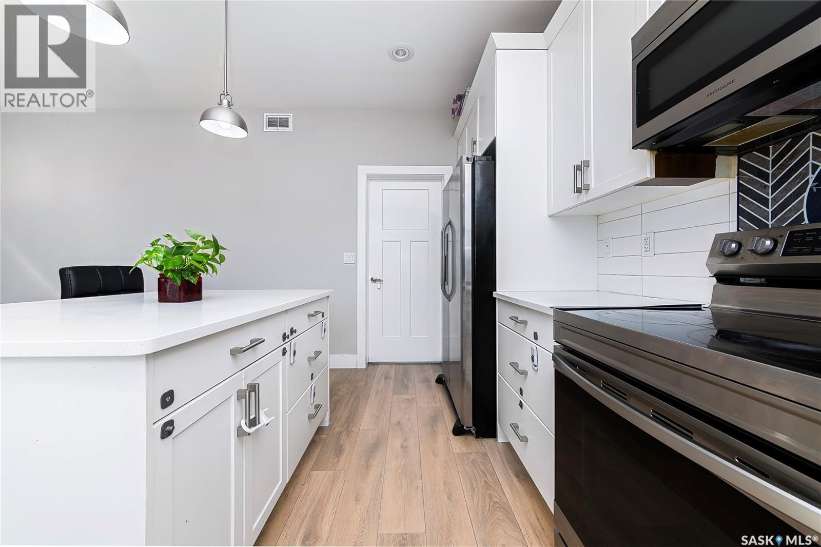 402 Meadows Boulevard, Saskatoon, SK