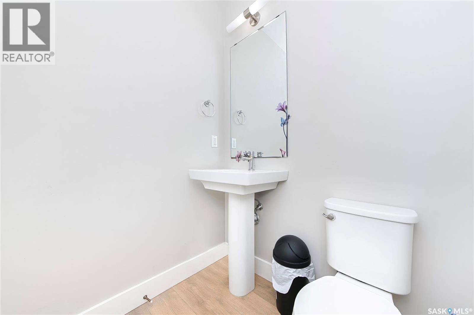 402 Meadows Boulevard, Saskatoon, SK