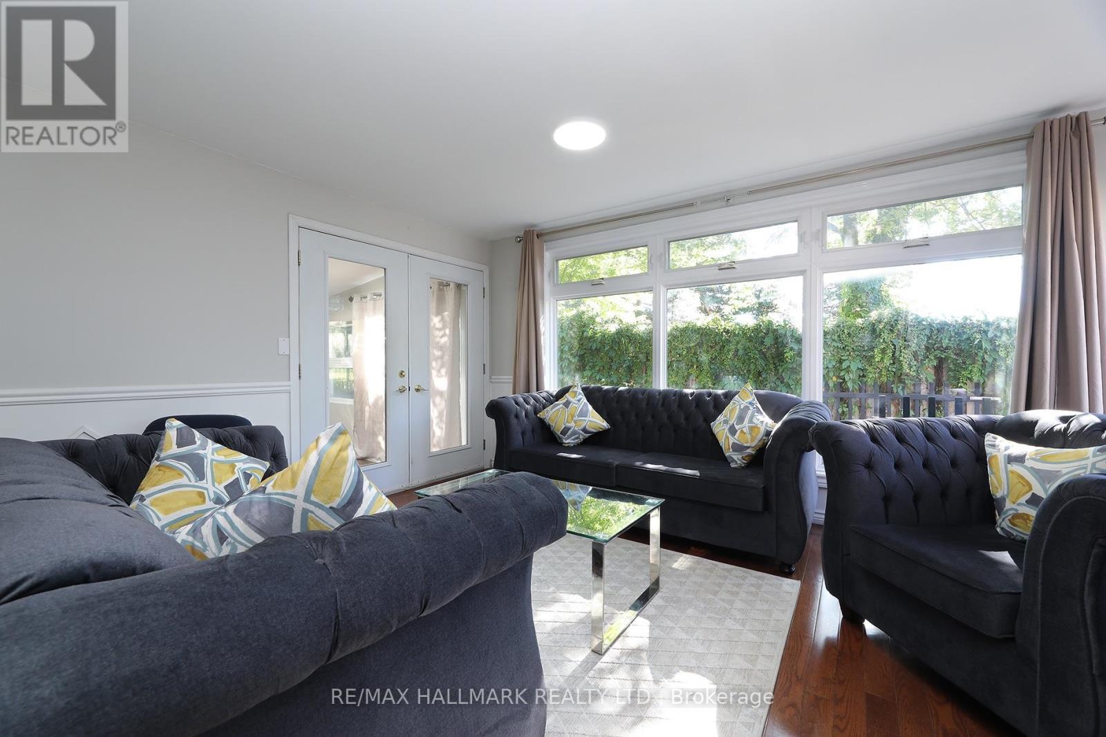 11 Brookside Drive, Mississauga, ON