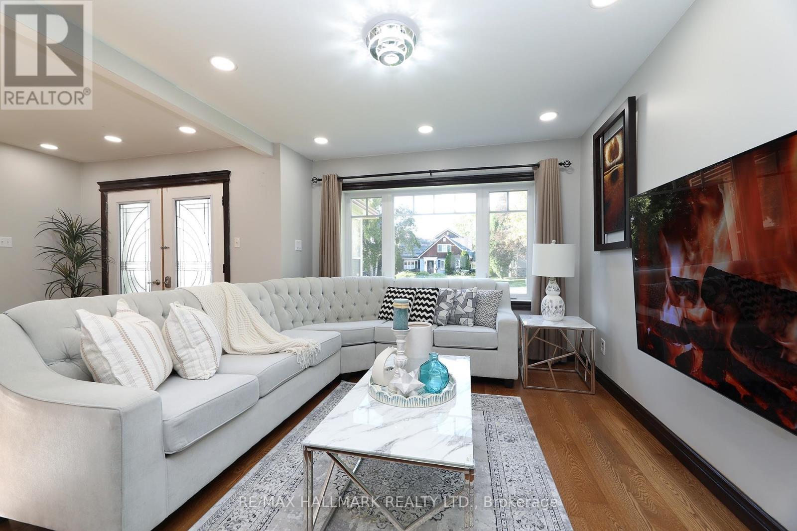 11 Brookside Drive, Mississauga, ON