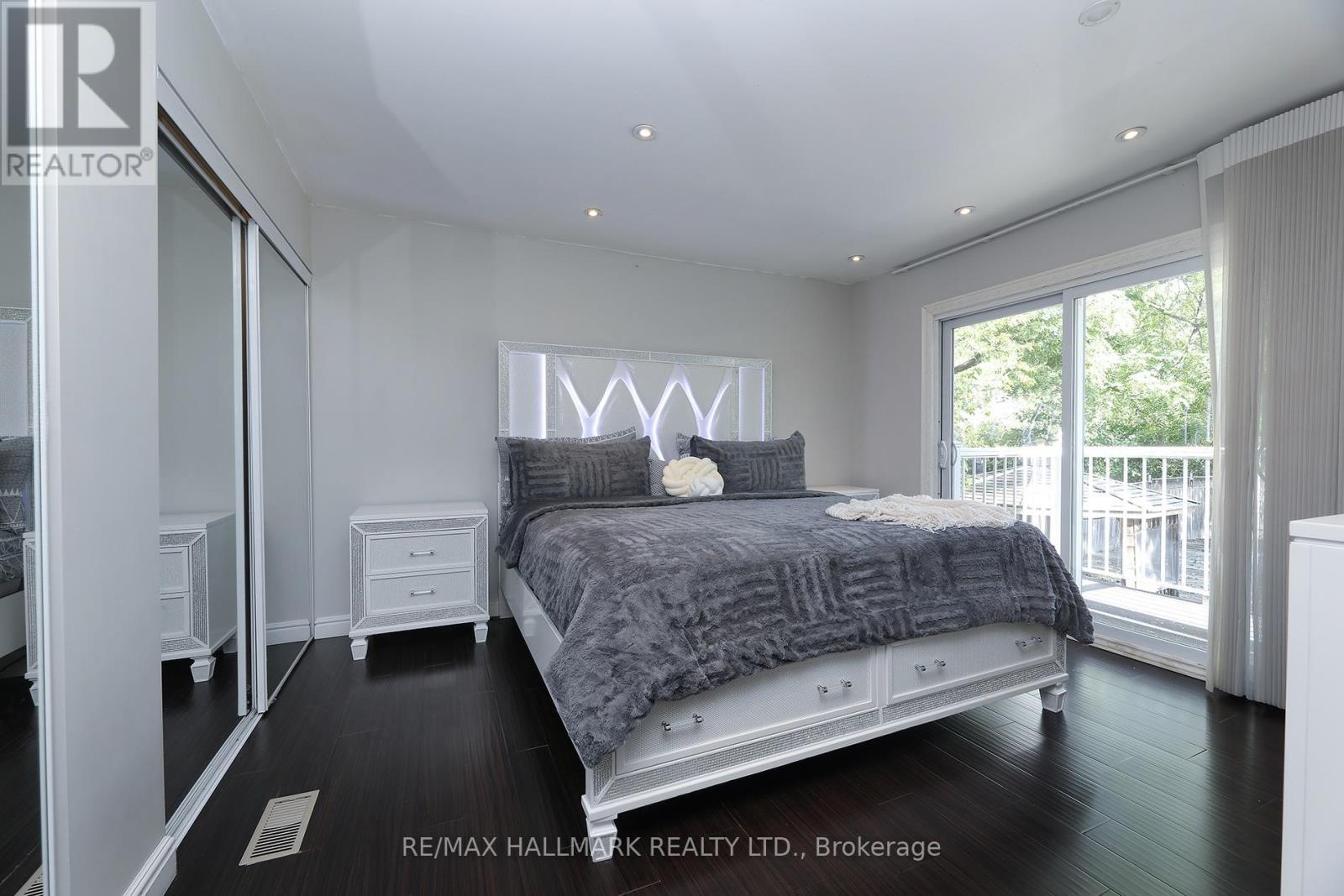 11 Brookside Drive, Mississauga, ON