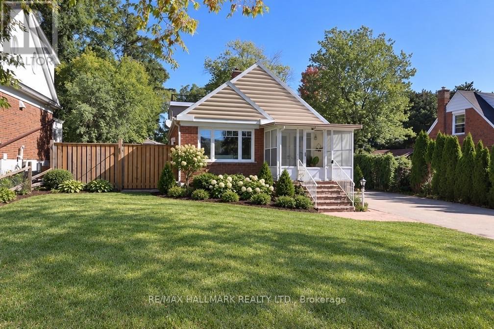 11 Brookside Drive, Mississauga, ON