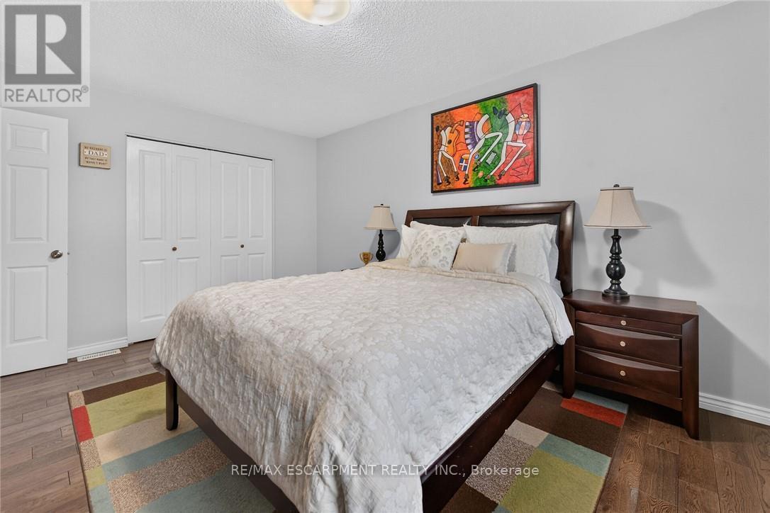 10 Krafty Court, Hamilton, ON