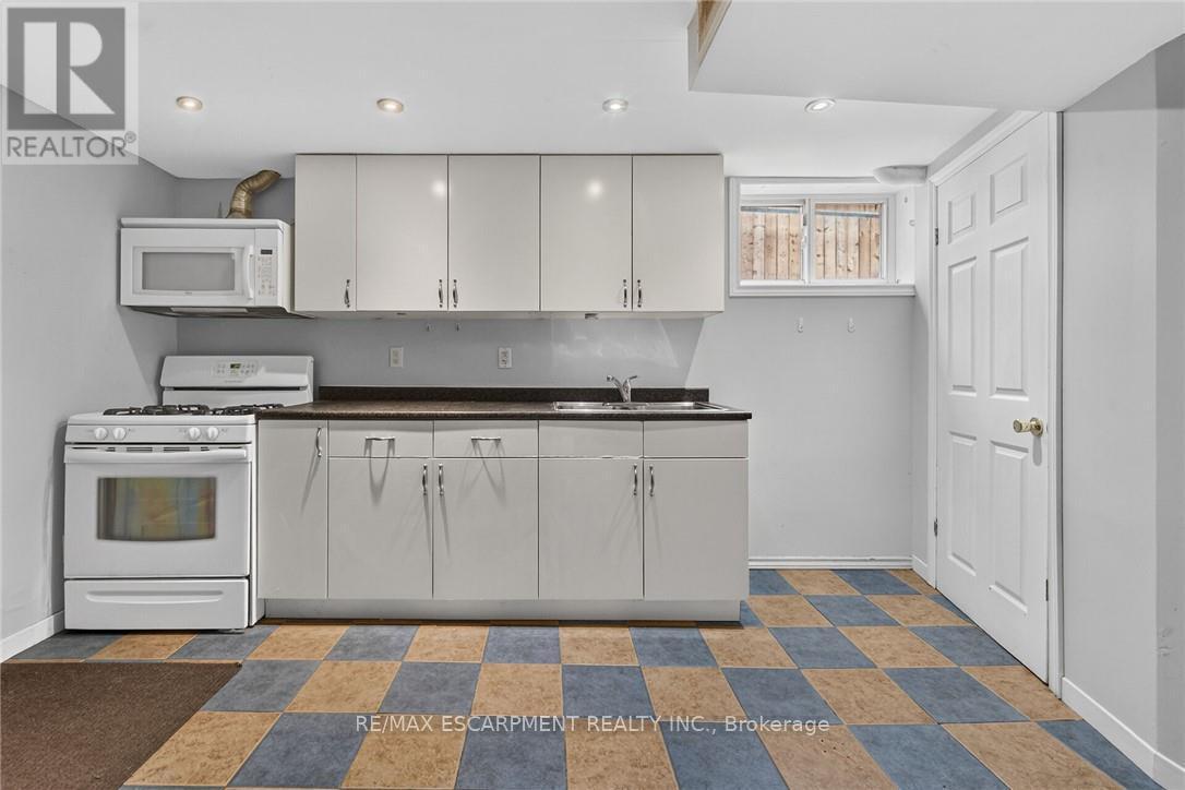 10 Krafty Court, Hamilton, ON