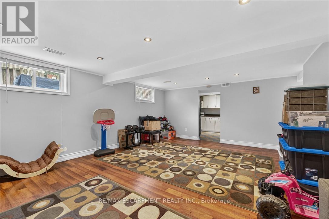 10 Krafty Court, Hamilton, ON