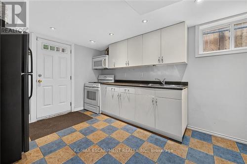 10 Krafty Court, Hamilton, ON 