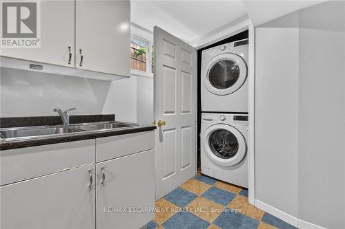 10 Krafty Court, Hamilton, ON 
