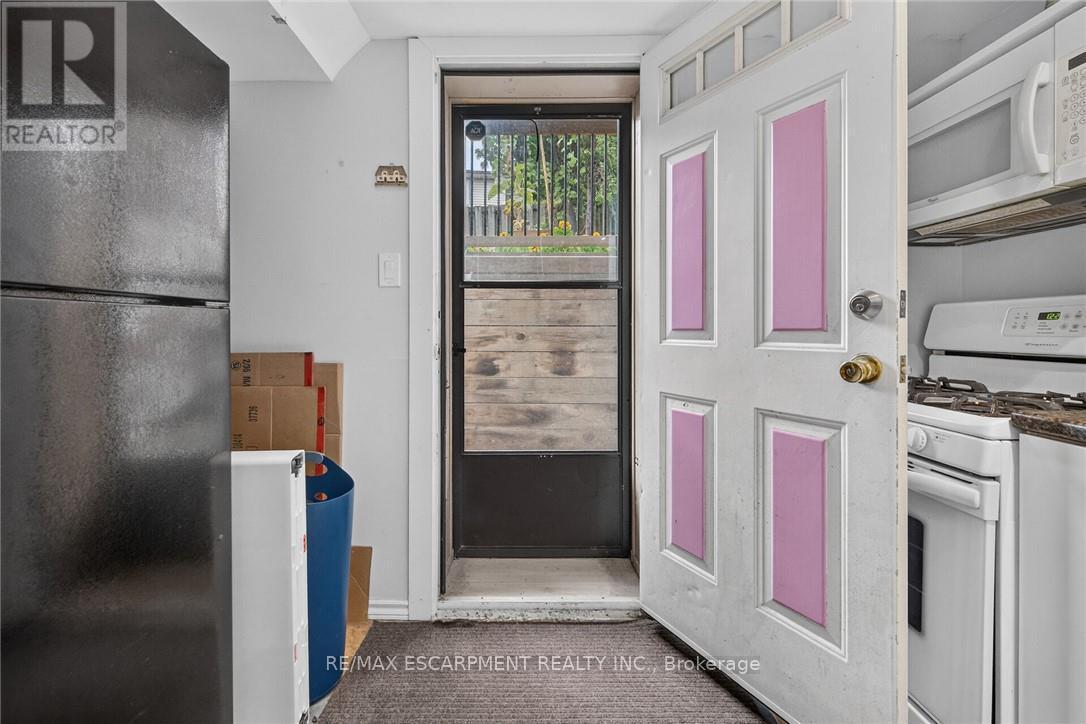 10 Krafty Court, Hamilton, ON