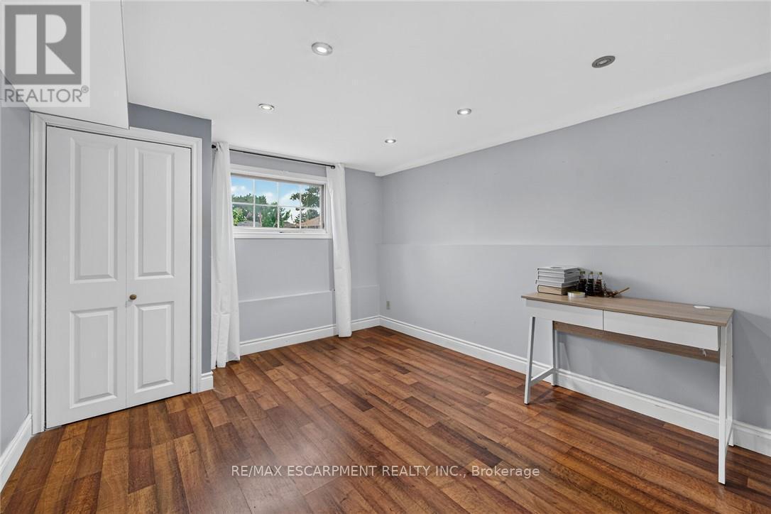 10 Krafty Court, Hamilton, ON