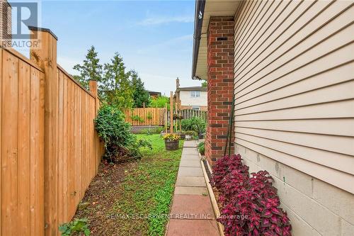 10 Krafty Court, Hamilton, ON 