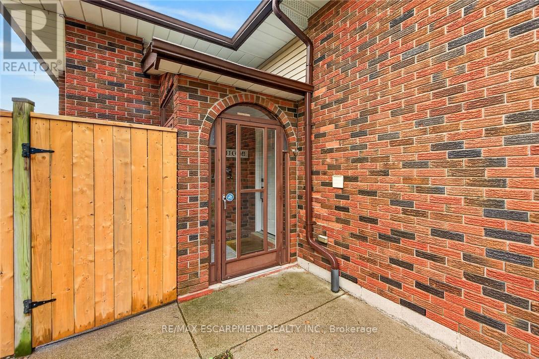10 Krafty Court, Hamilton, ON
