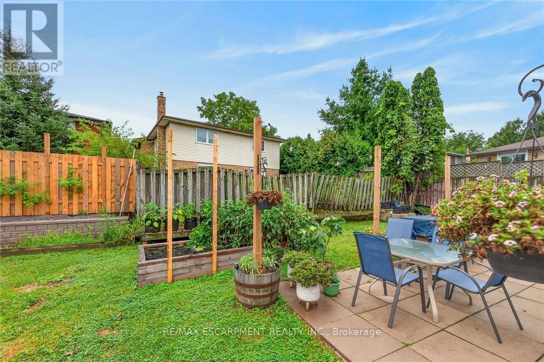 10 Krafty Court, Hamilton, ON