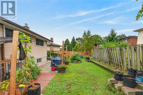 10 Krafty Court, Hamilton, ON 