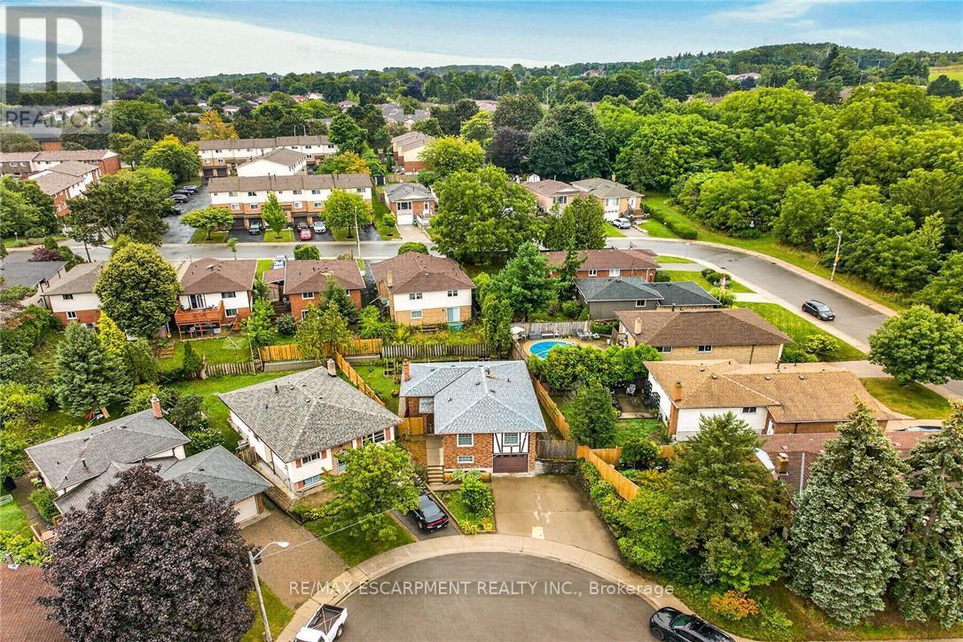 10 Krafty Court, Hamilton, ON