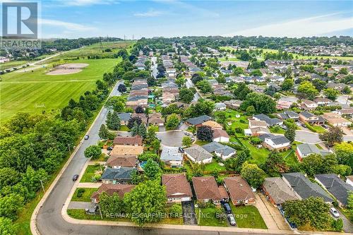 10 Krafty Court, Hamilton, ON 