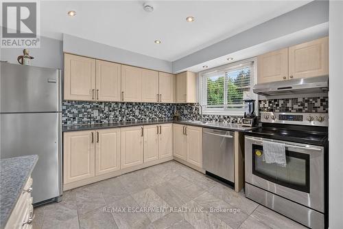 10 Krafty Court, Hamilton, ON 