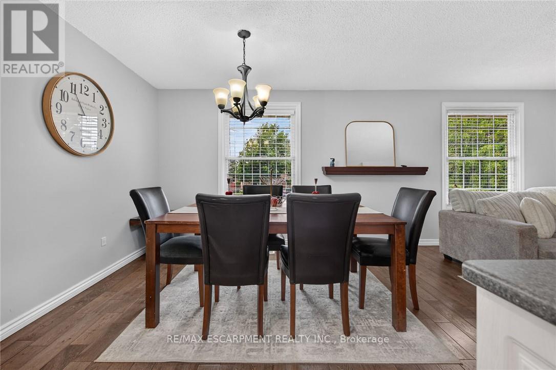 10 Krafty Court, Hamilton, ON