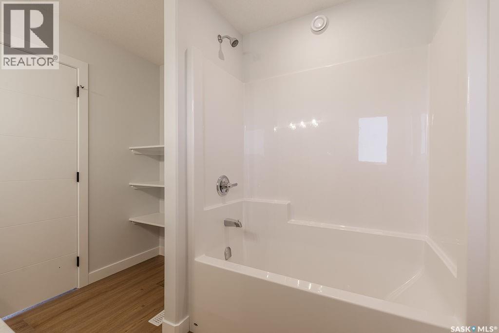 492 Woolf Bend, Saskatoon, SK