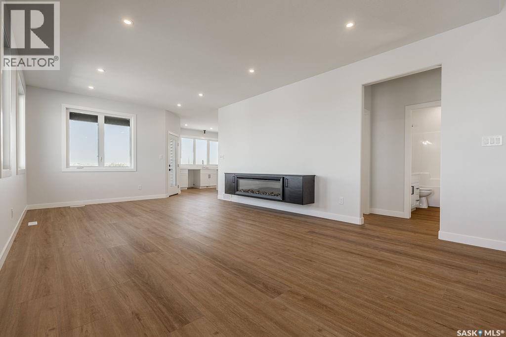 492 Woolf Bend, Saskatoon, SK
