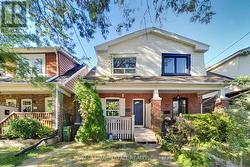 20 STEPHENSON AVENUE Toronto, ON M4C 1G1