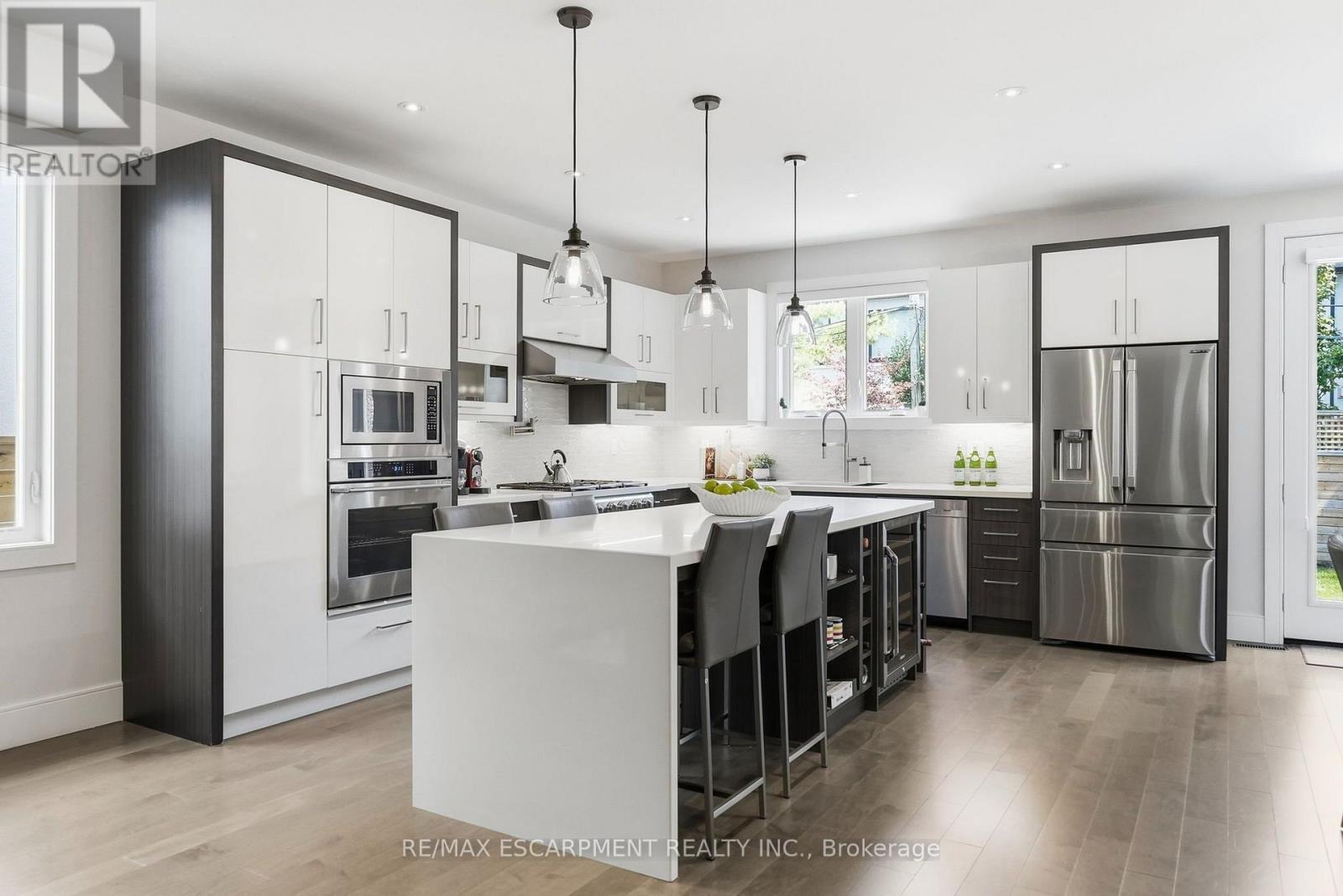 65 Forest Avenue, Mississauga, ON