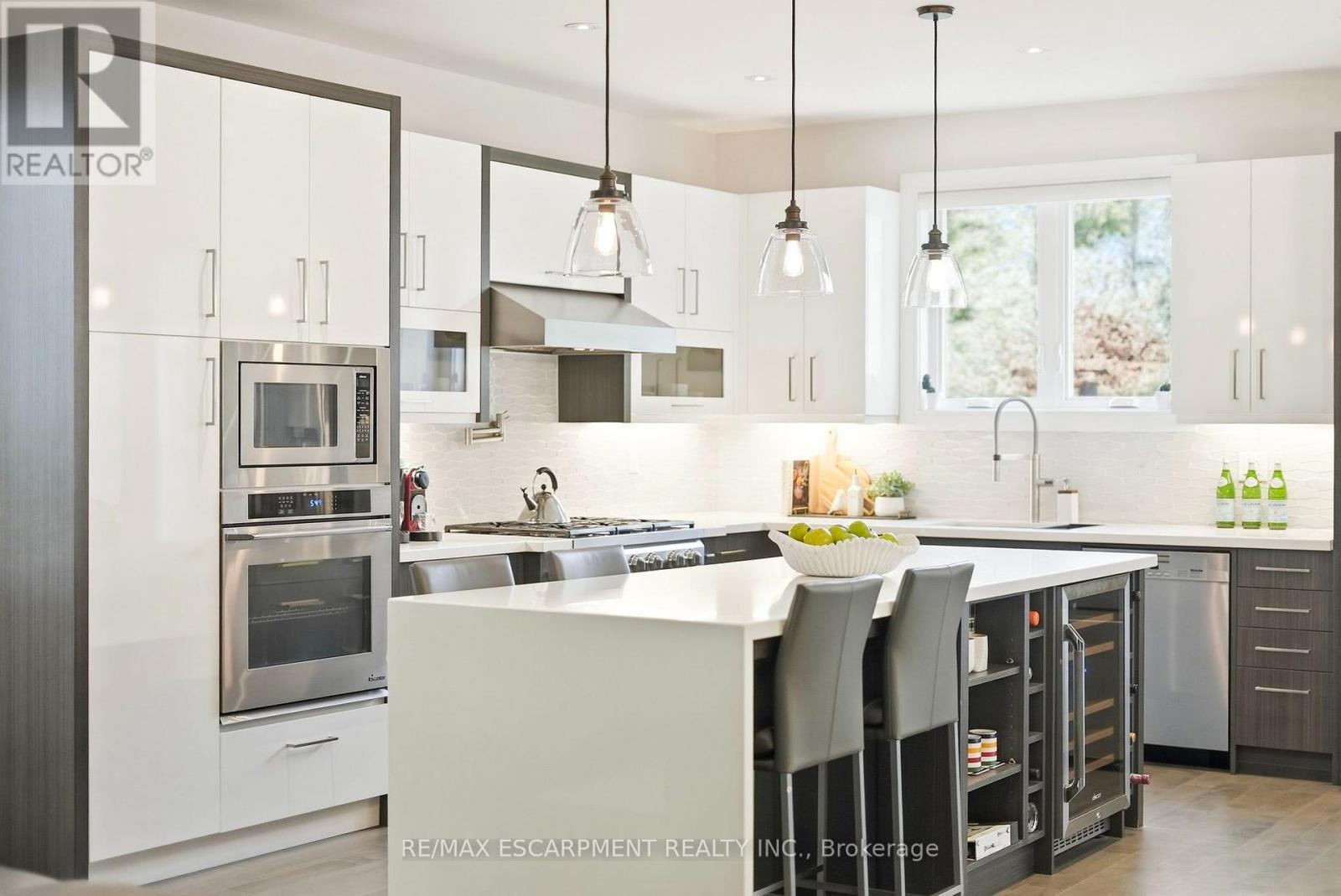 65 Forest Avenue, Mississauga, ON