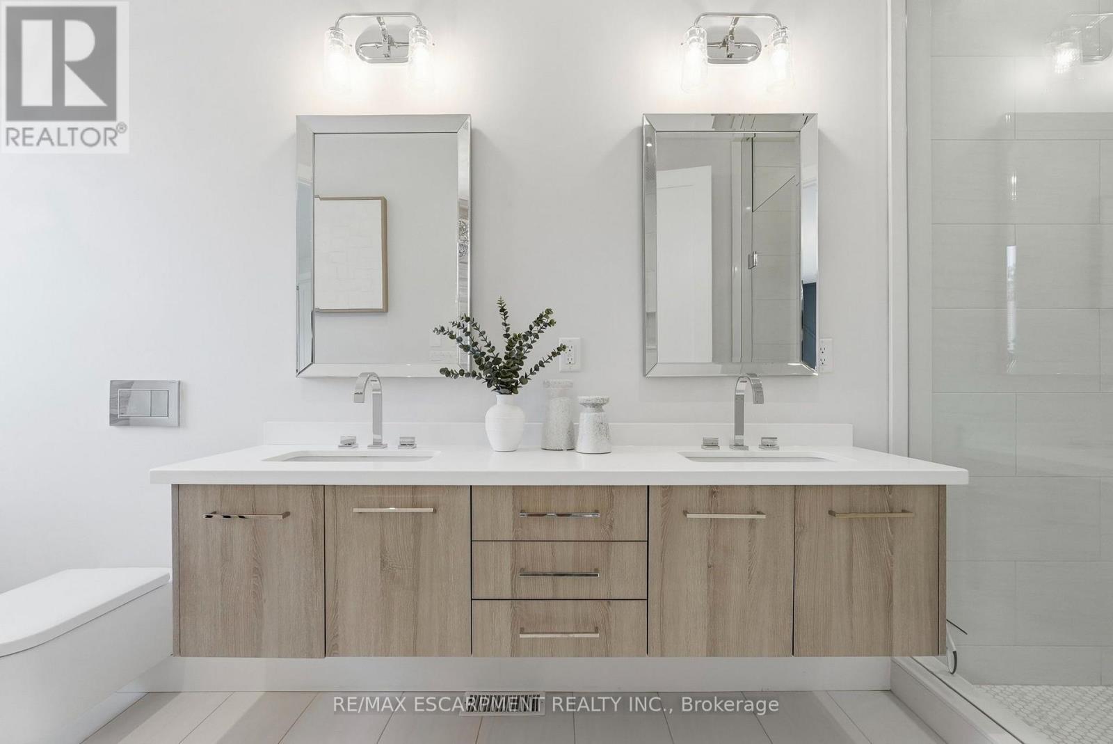 65 Forest Avenue, Mississauga, ON