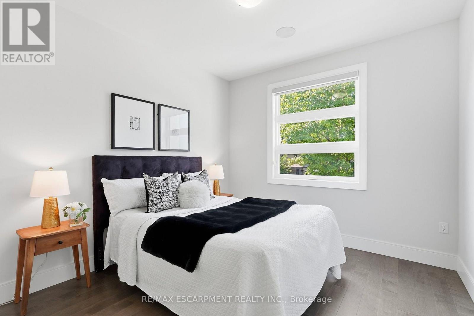 65 Forest Avenue, Mississauga, ON