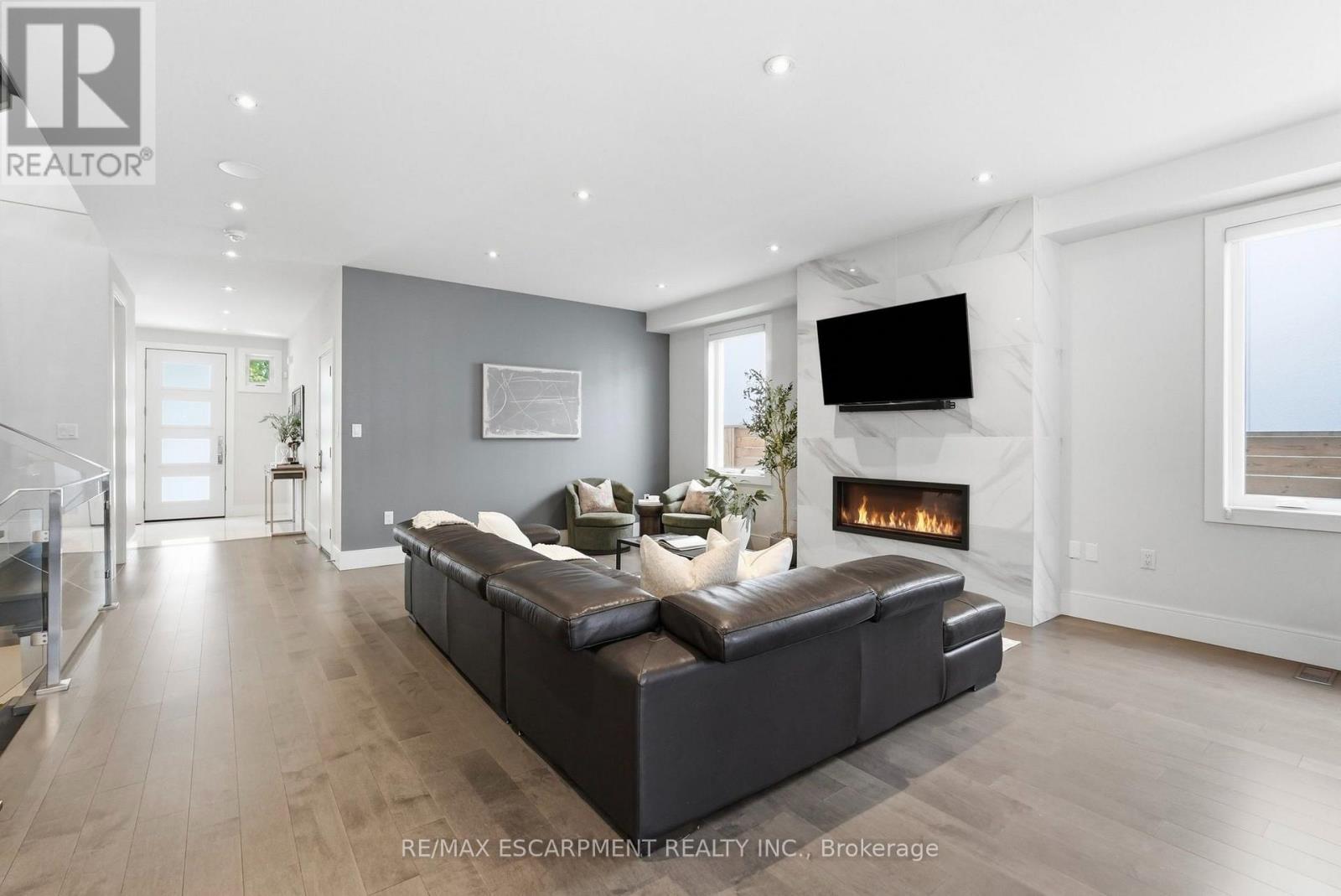 65 Forest Avenue, Mississauga, ON