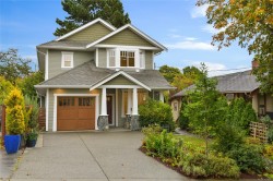 2517 Asquith St Victoria, BC V8R 3Y2