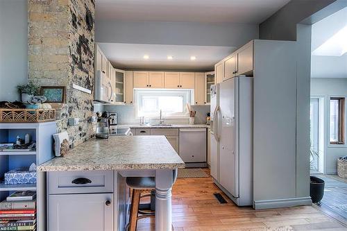 230 Eugenie St, Winnipeg, MB 
