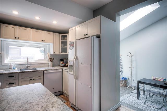 230 Eugenie St, Winnipeg, MB